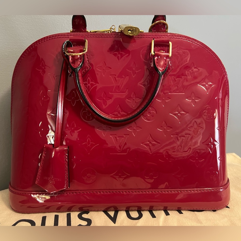 ♥️ Louis Vuitton Alma PM Indian Rose Vernis w/authentic LV Adjustable Strap